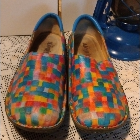 ALEGRIA CLOGS - Picture 2 of 8